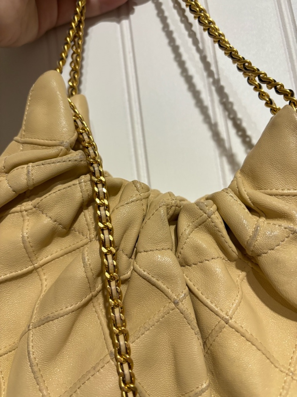 Tory Burch Quilted Ruched Leather Shoulder Bag in Beige with Gold Hardware - Picture 7 of 8